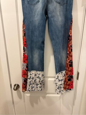 VENUS Blue Denim Wide-Leg Jeans with Red & Brown Patchwork Panels